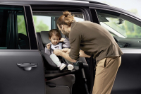 Autosedačka Britax Römer DUALFIX 3 i-Size Bundle Flex 5Z Golden Cognac 2023_2