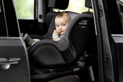 Autosedačka Britax Römer DUALFIX 3 i-Size Bundle Flex 5Z Golden Cognac 2023_10